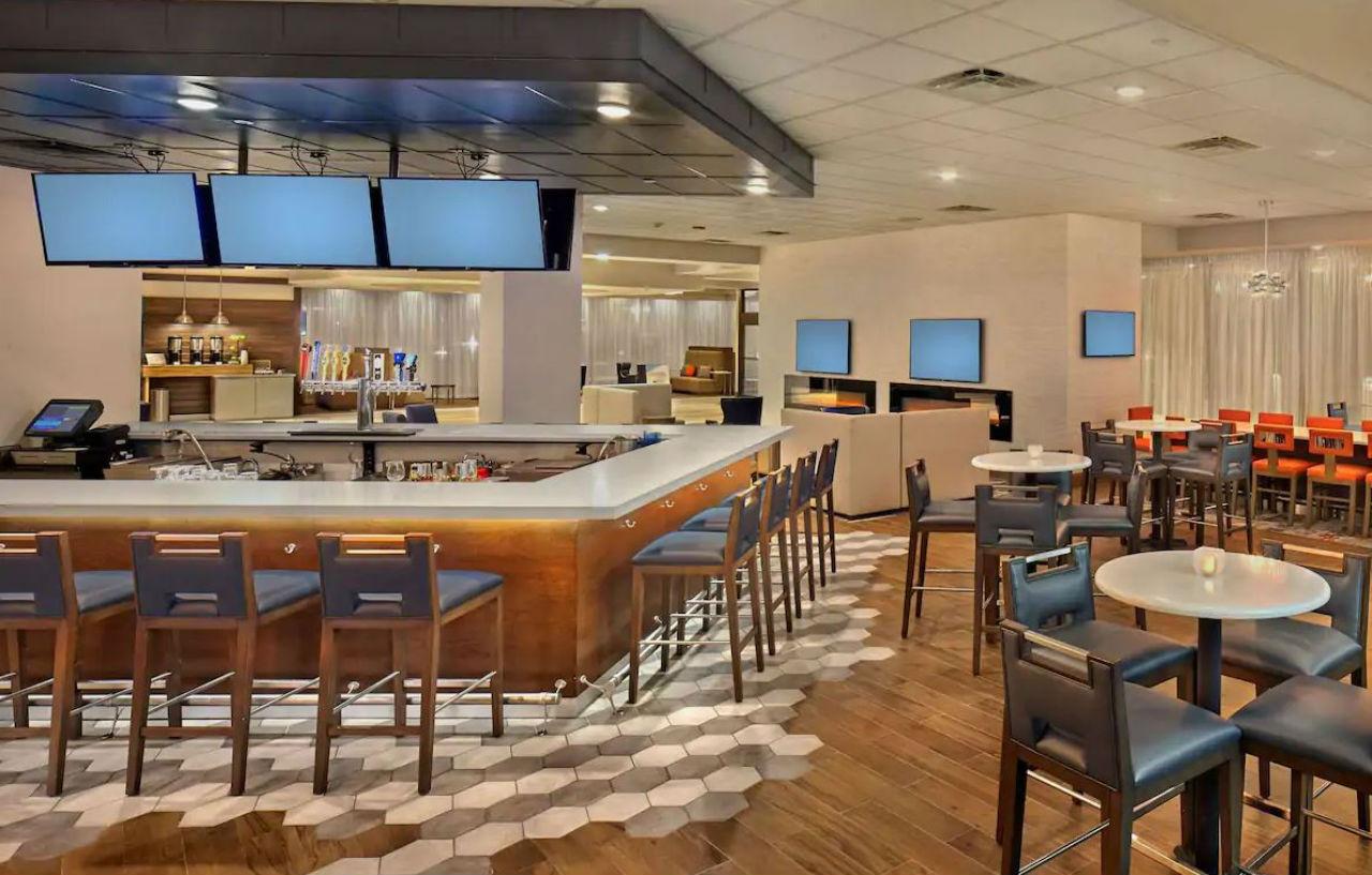 Doubletree By Hilton Little Rock Hotel Екстериор снимка