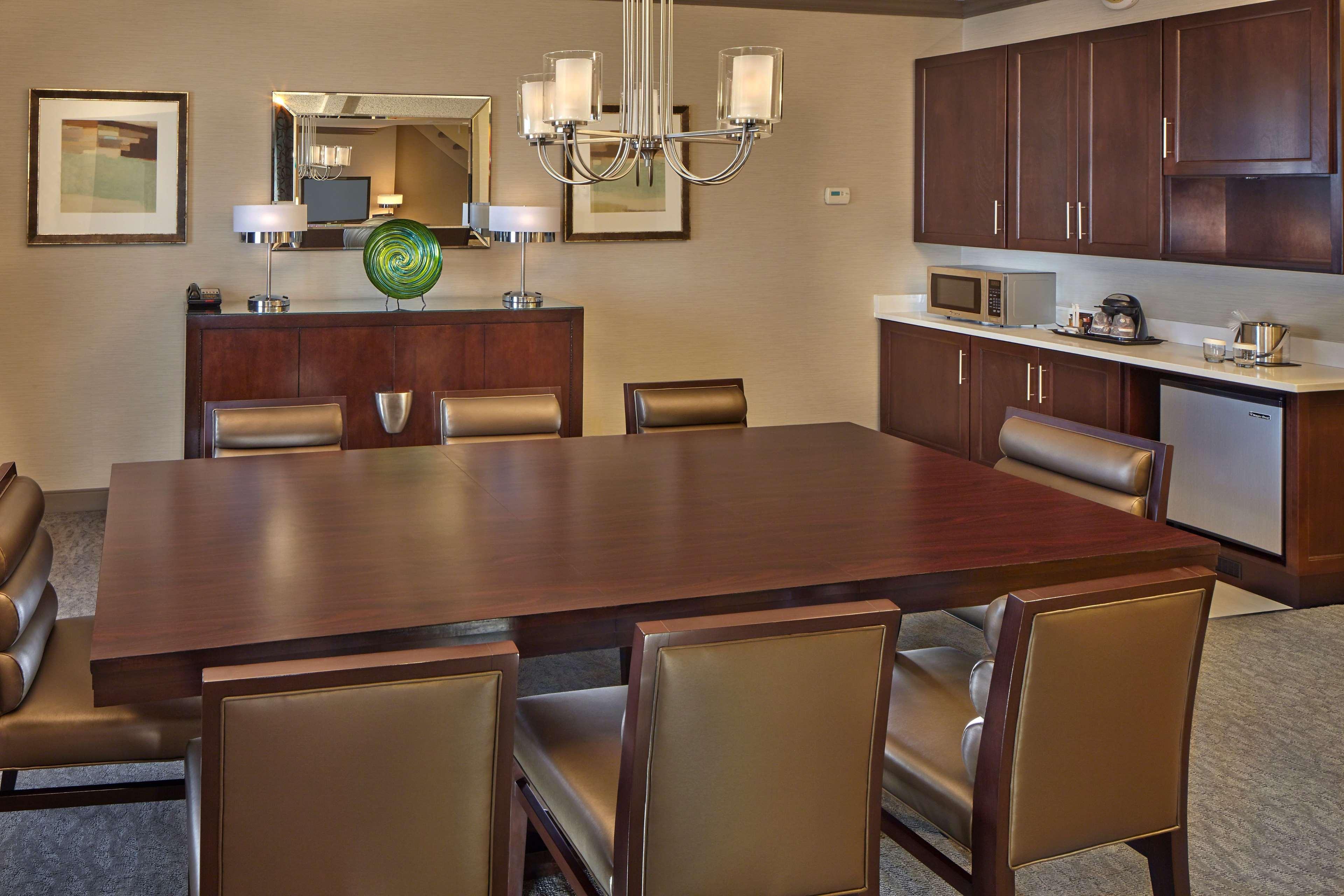Doubletree By Hilton Little Rock Hotel Екстериор снимка
