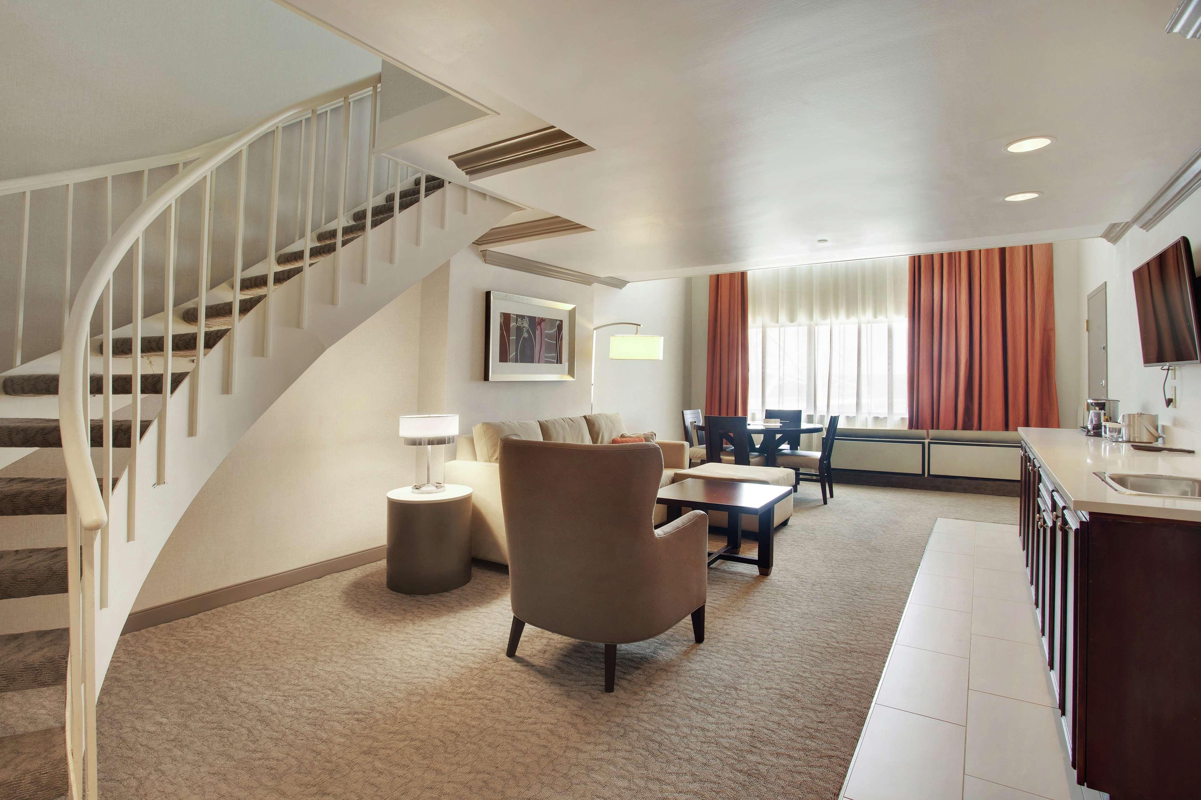 Doubletree By Hilton Little Rock Hotel Екстериор снимка