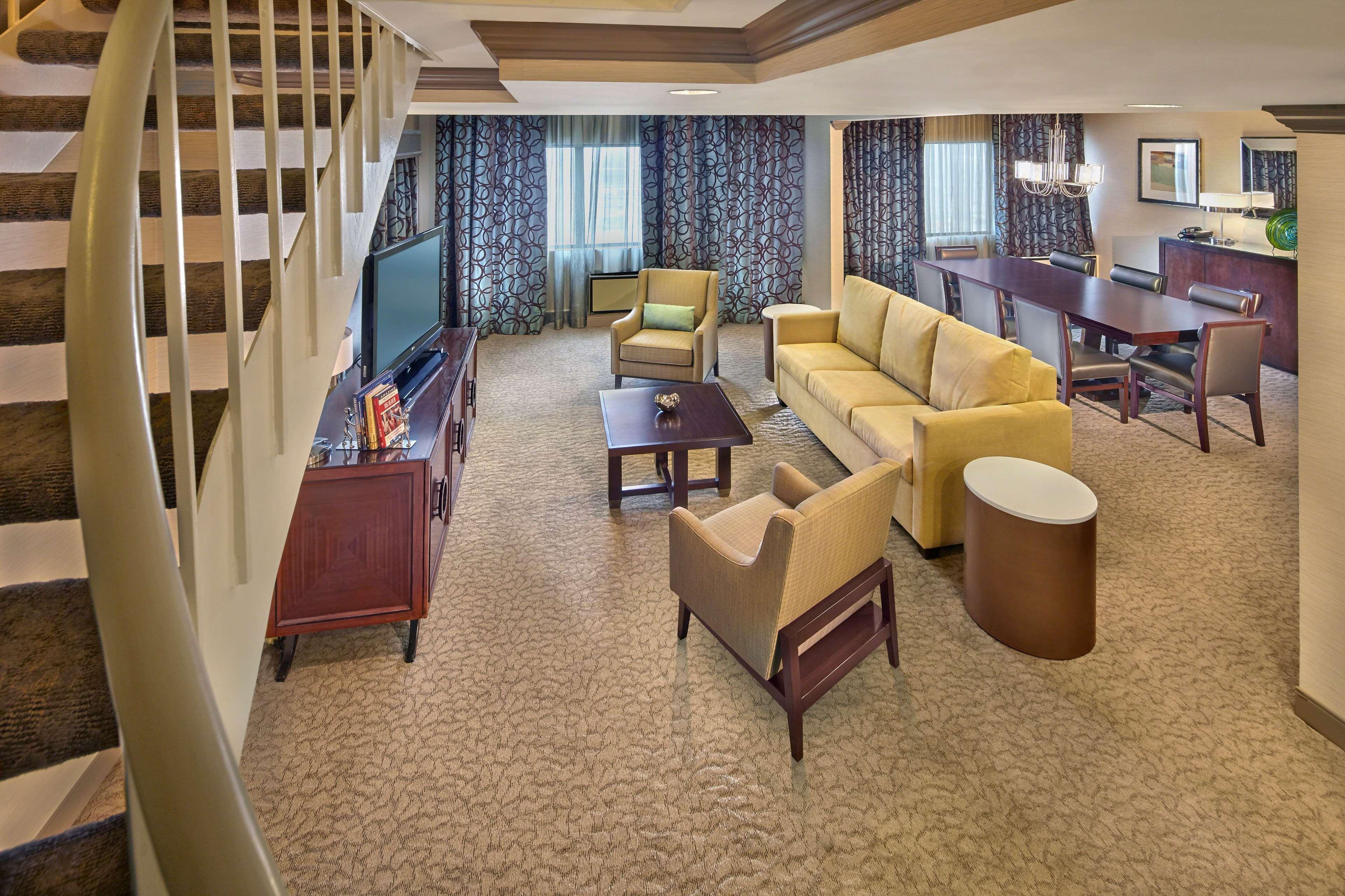Doubletree By Hilton Little Rock Hotel Екстериор снимка