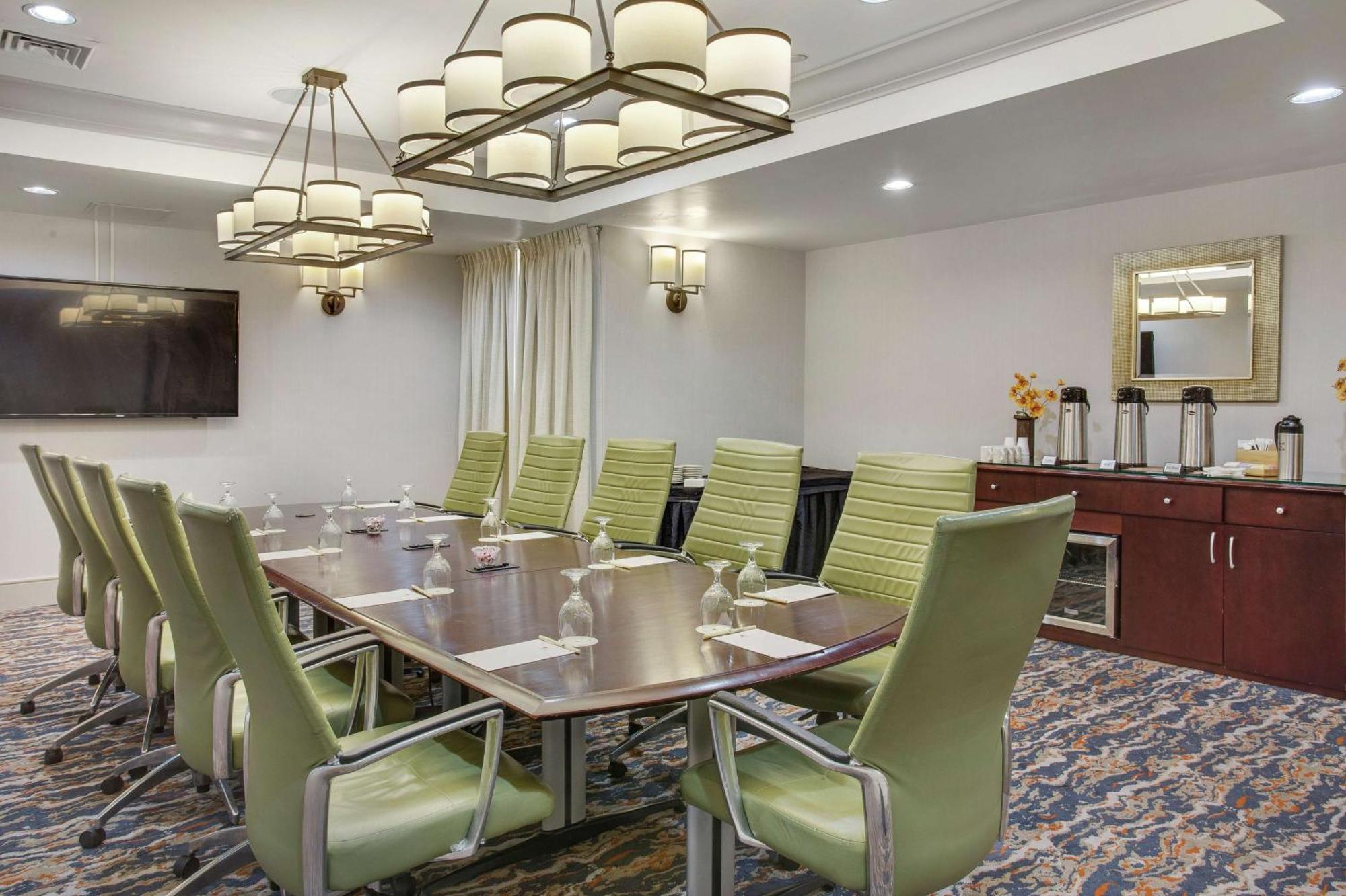 Doubletree By Hilton Little Rock Hotel Екстериор снимка