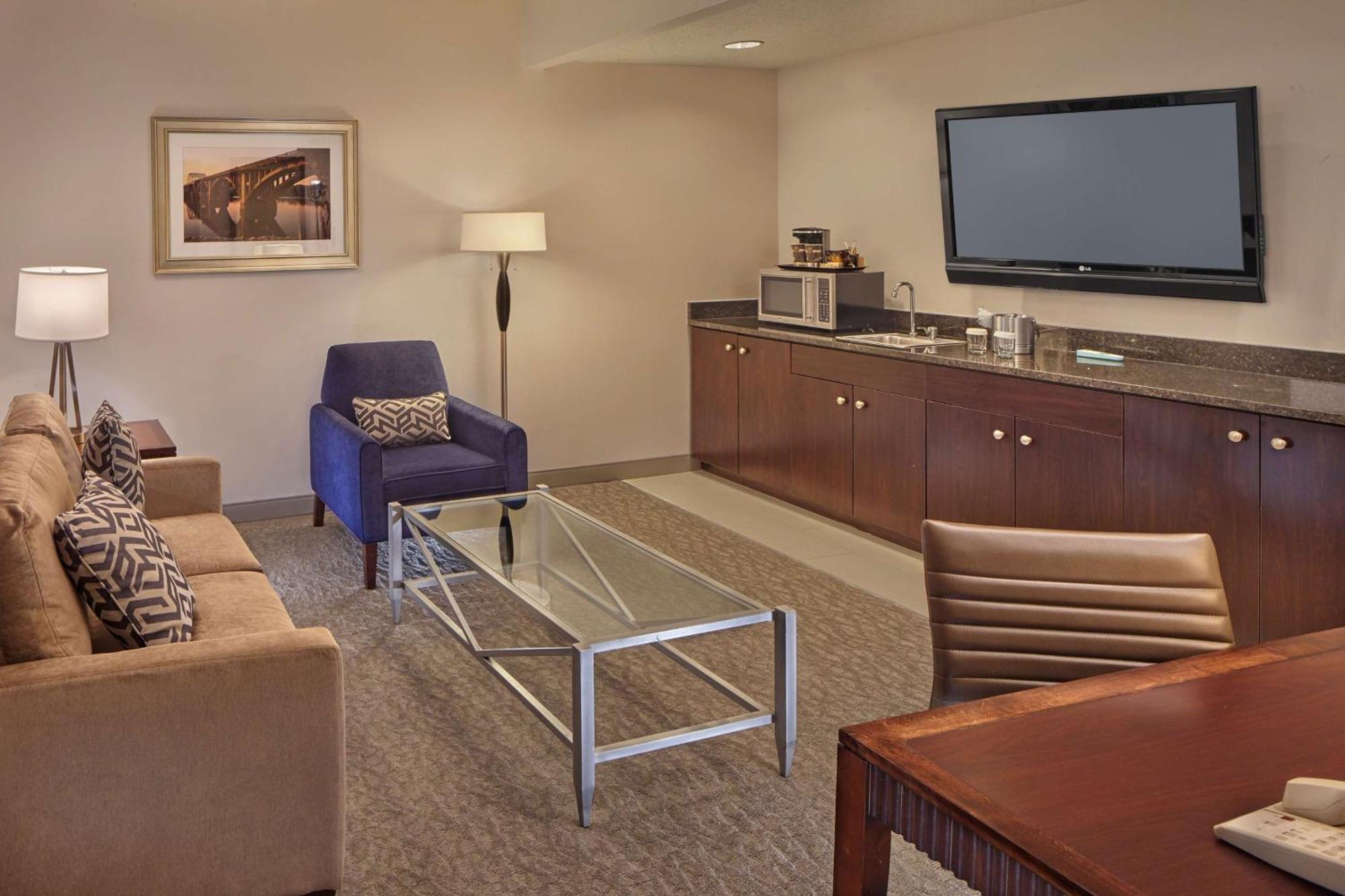 Doubletree By Hilton Little Rock Hotel Екстериор снимка