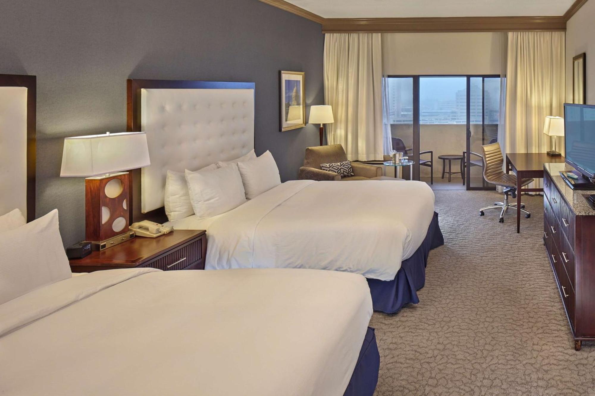 Doubletree By Hilton Little Rock Hotel Екстериор снимка