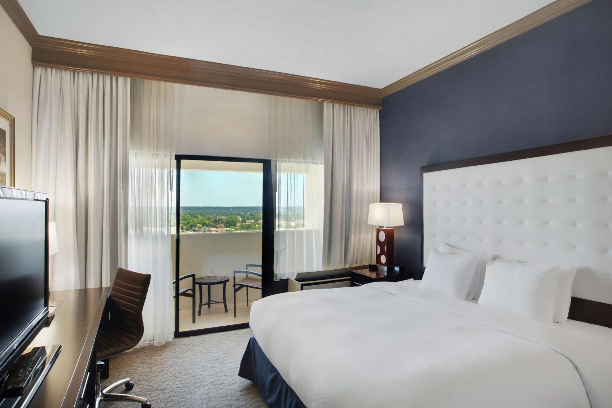Doubletree By Hilton Little Rock Hotel Екстериор снимка
