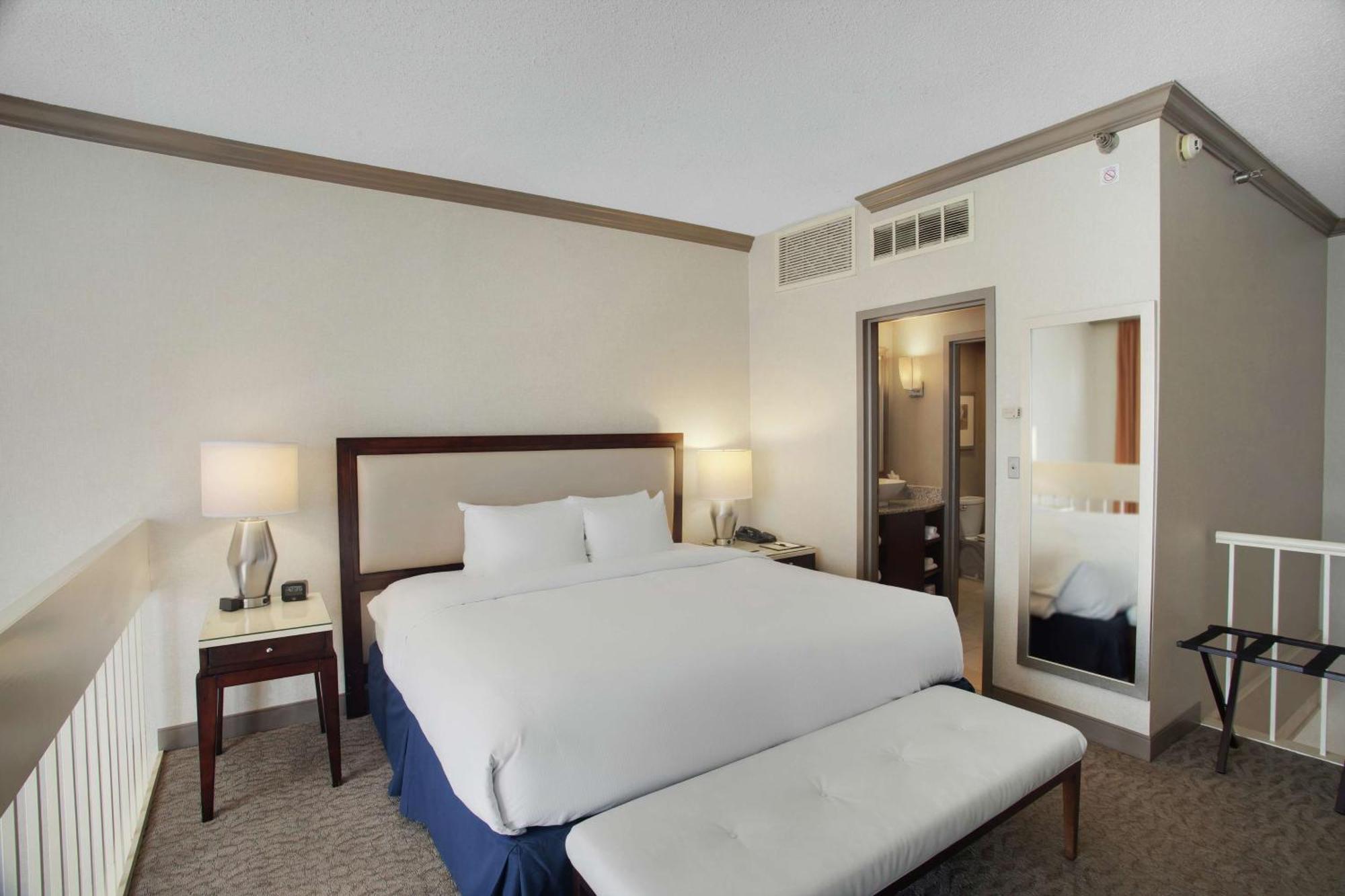 Doubletree By Hilton Little Rock Hotel Екстериор снимка