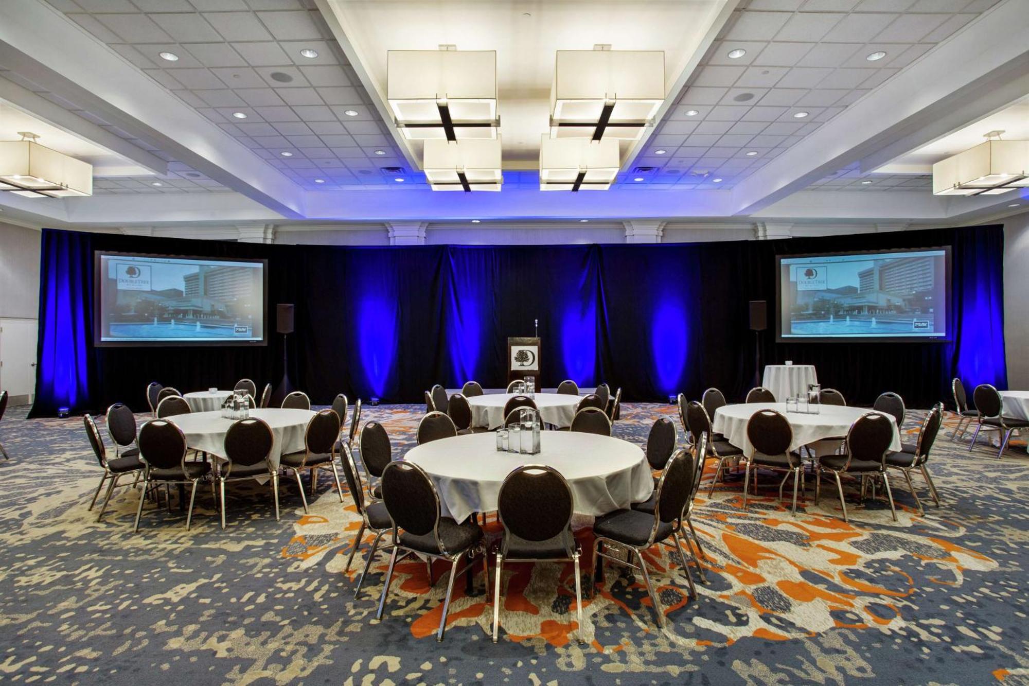 Doubletree By Hilton Little Rock Hotel Екстериор снимка