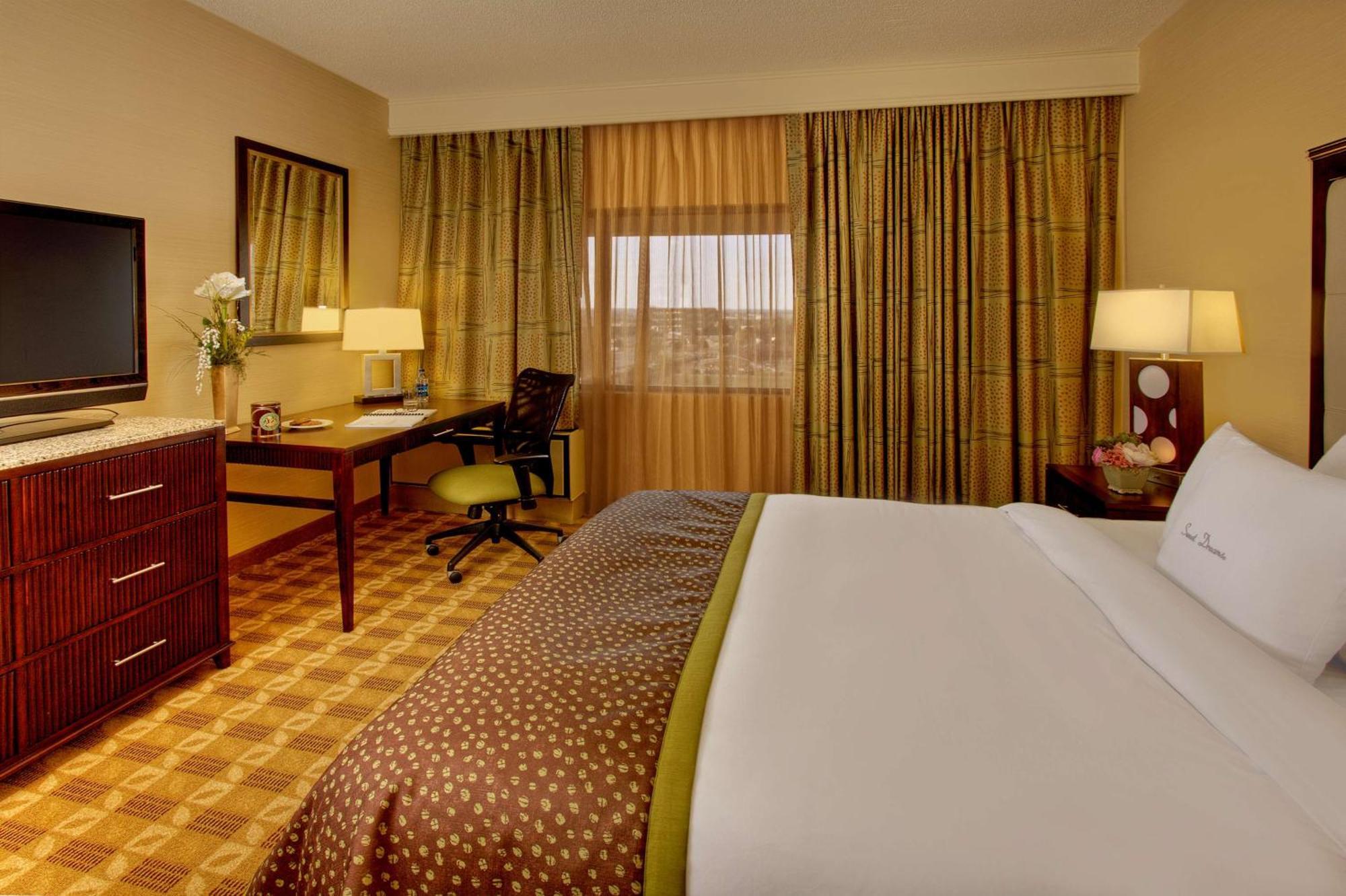 Doubletree By Hilton Little Rock Hotel Екстериор снимка