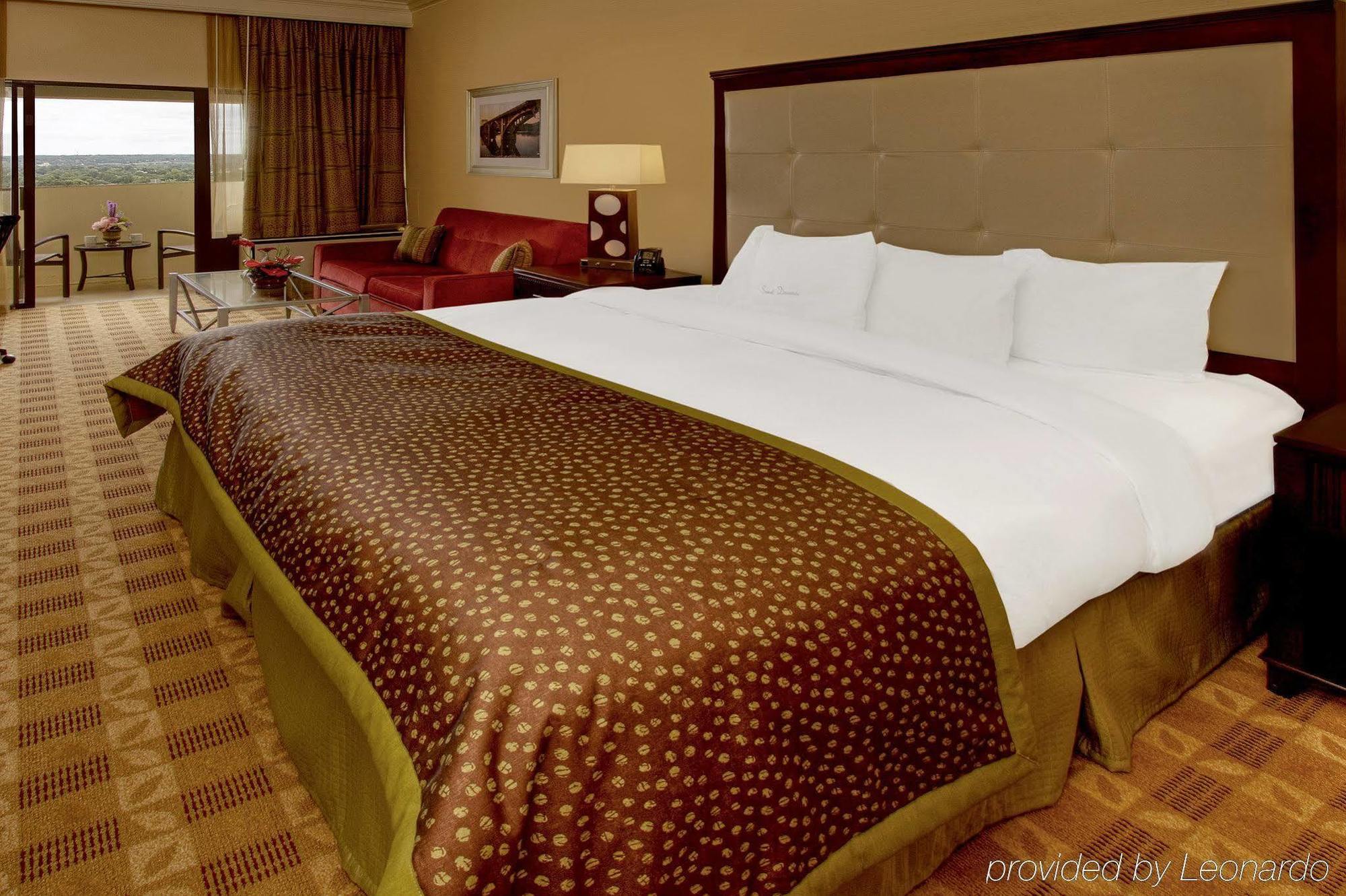 Doubletree By Hilton Little Rock Hotel Екстериор снимка